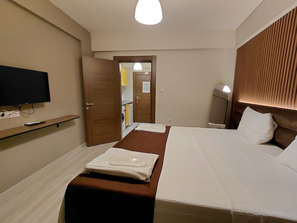 Moda Hotel 8/50