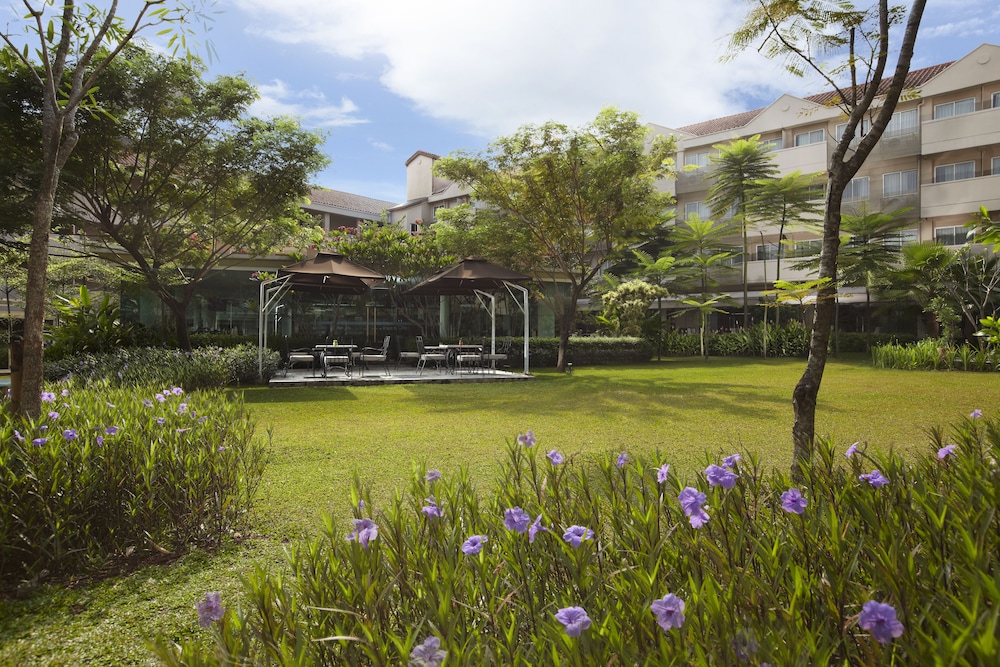 Delonix Hotel Karawang 51/55