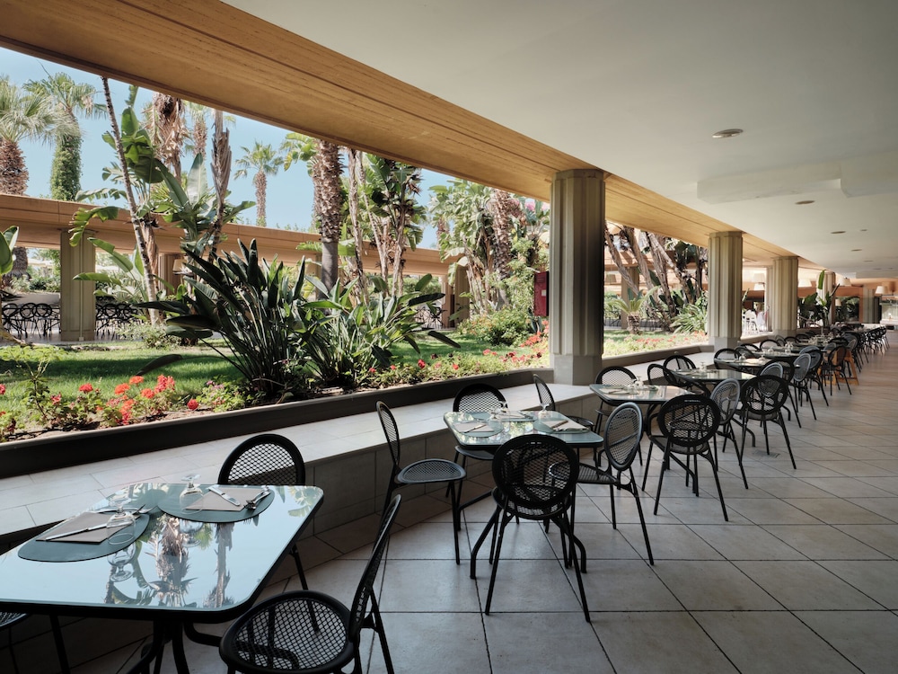 Acacia Resort 32/50
