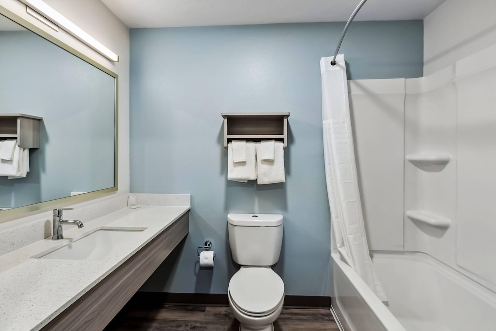 WoodSpring Suites Sumter near Shaw AFB 56/60