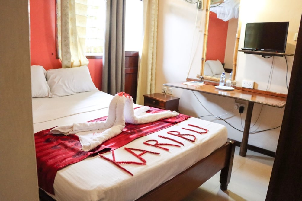 Darajani Hotel Ltd 10/50