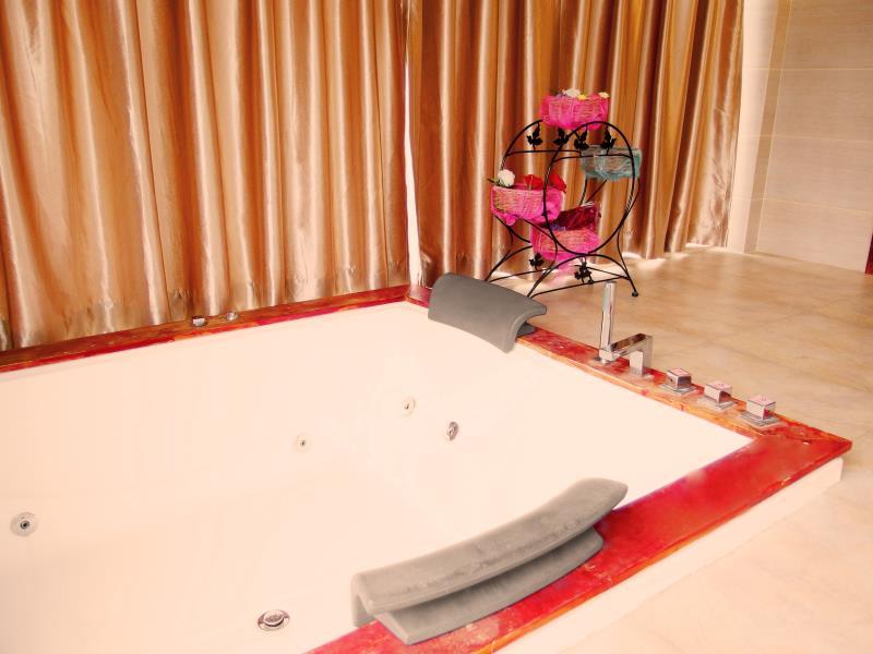 Harmony Resort Hotel(Formally Hetian Holiday) 30/55