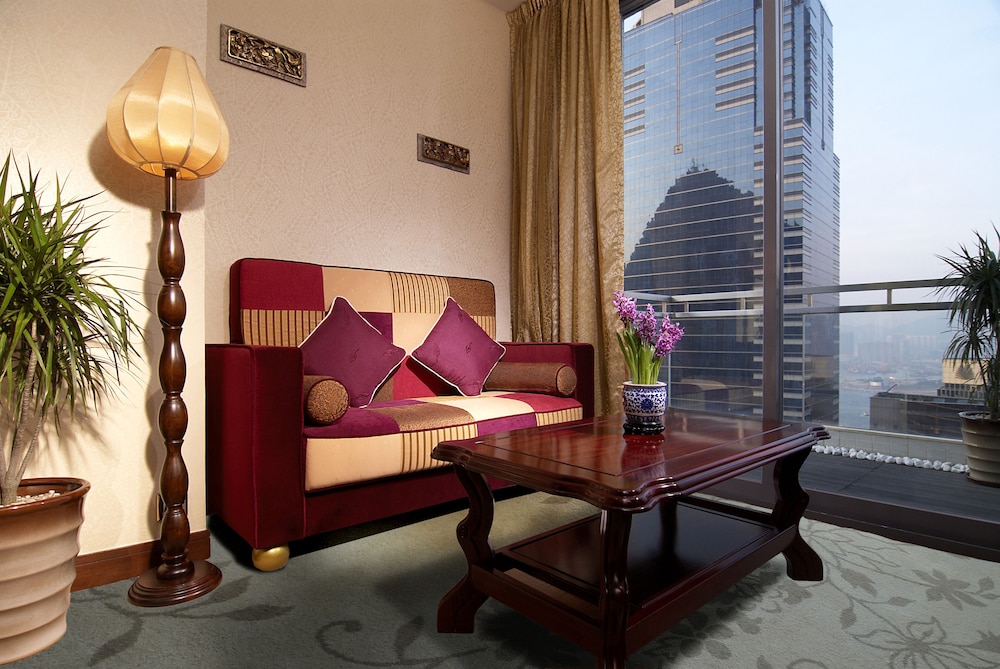 Lan Kwai Fong Hotel 43/54