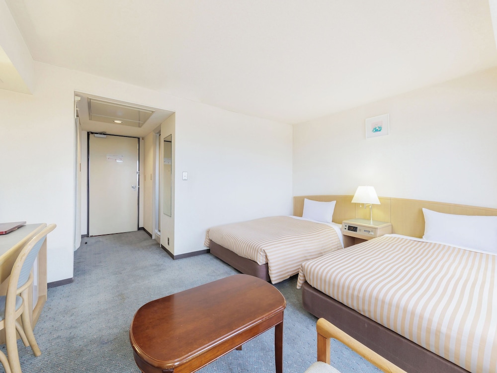 Superior, Twin Beds, Smoking