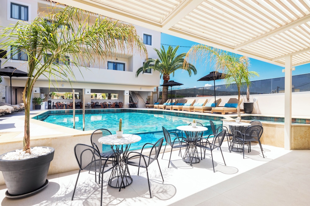 La Stella Suites 53/64