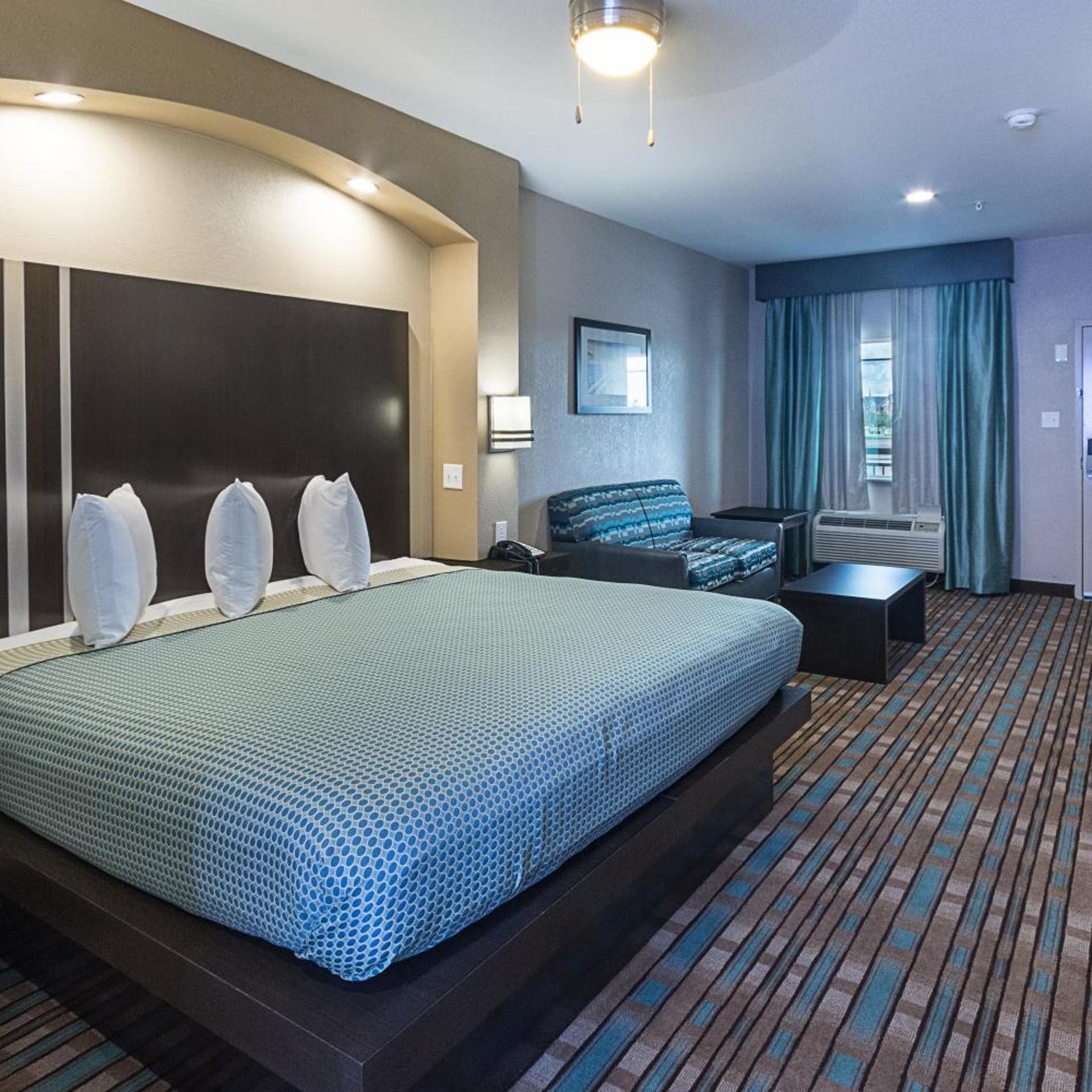 ROOM, KING BED