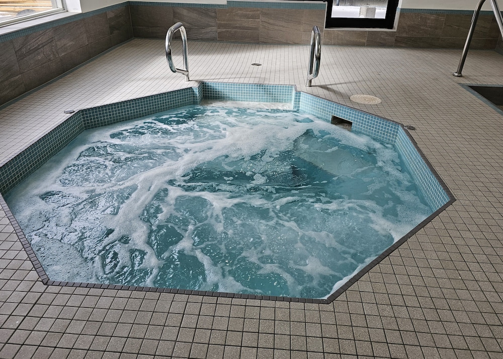 Imperial Hotel and Suites 25/60