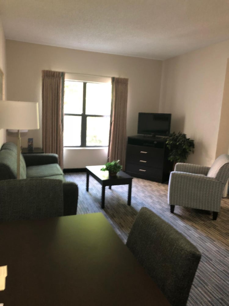 All Seasons Suites 31/54