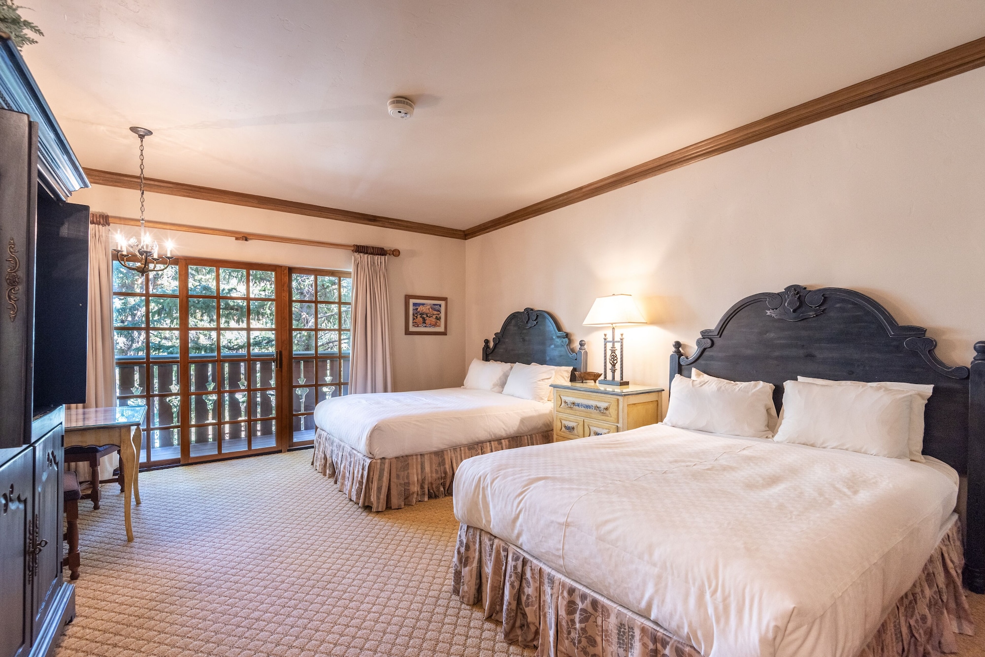 DELUXE, 2 QUEEN BEDS