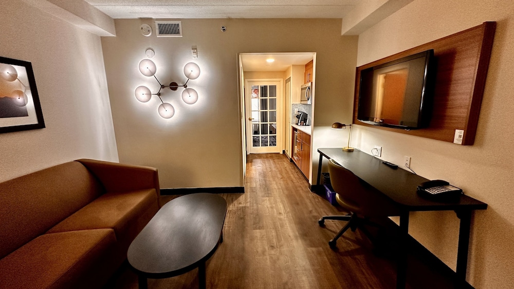 Newmarket Hotel And Suites 55/66