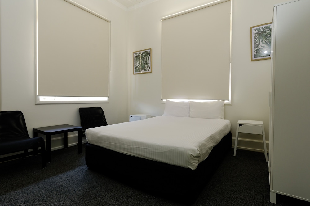 Waterloo Bay Hotel 9/36