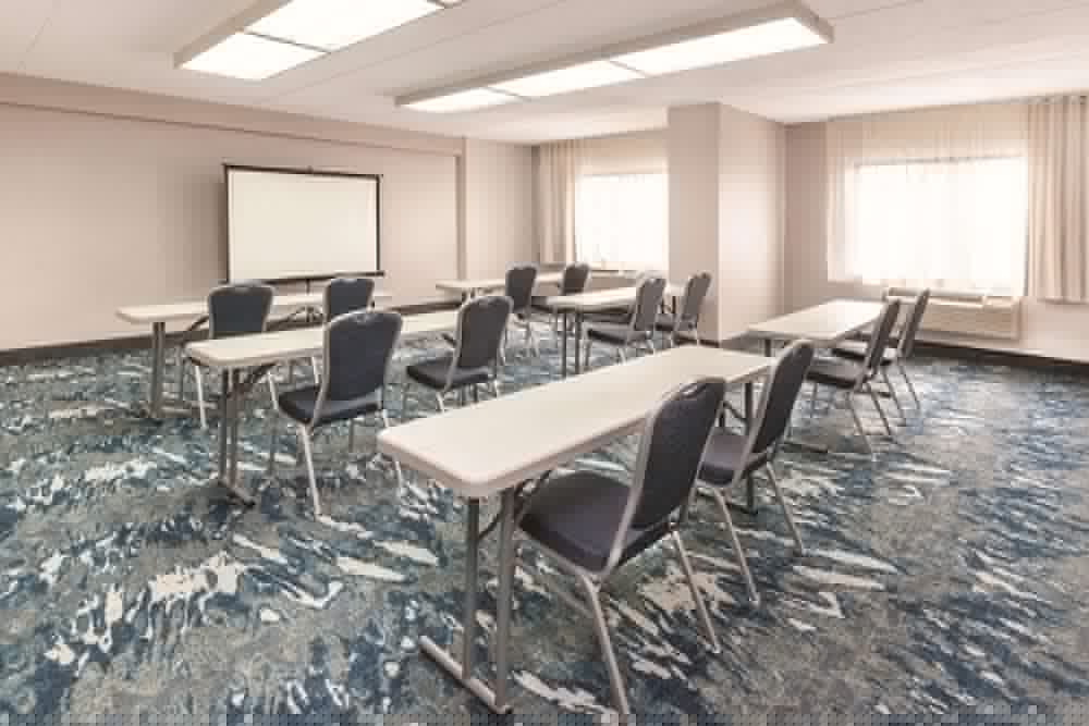 La Quinta Inn & Suites by Wyndham Philadelphia Airport 41/49
