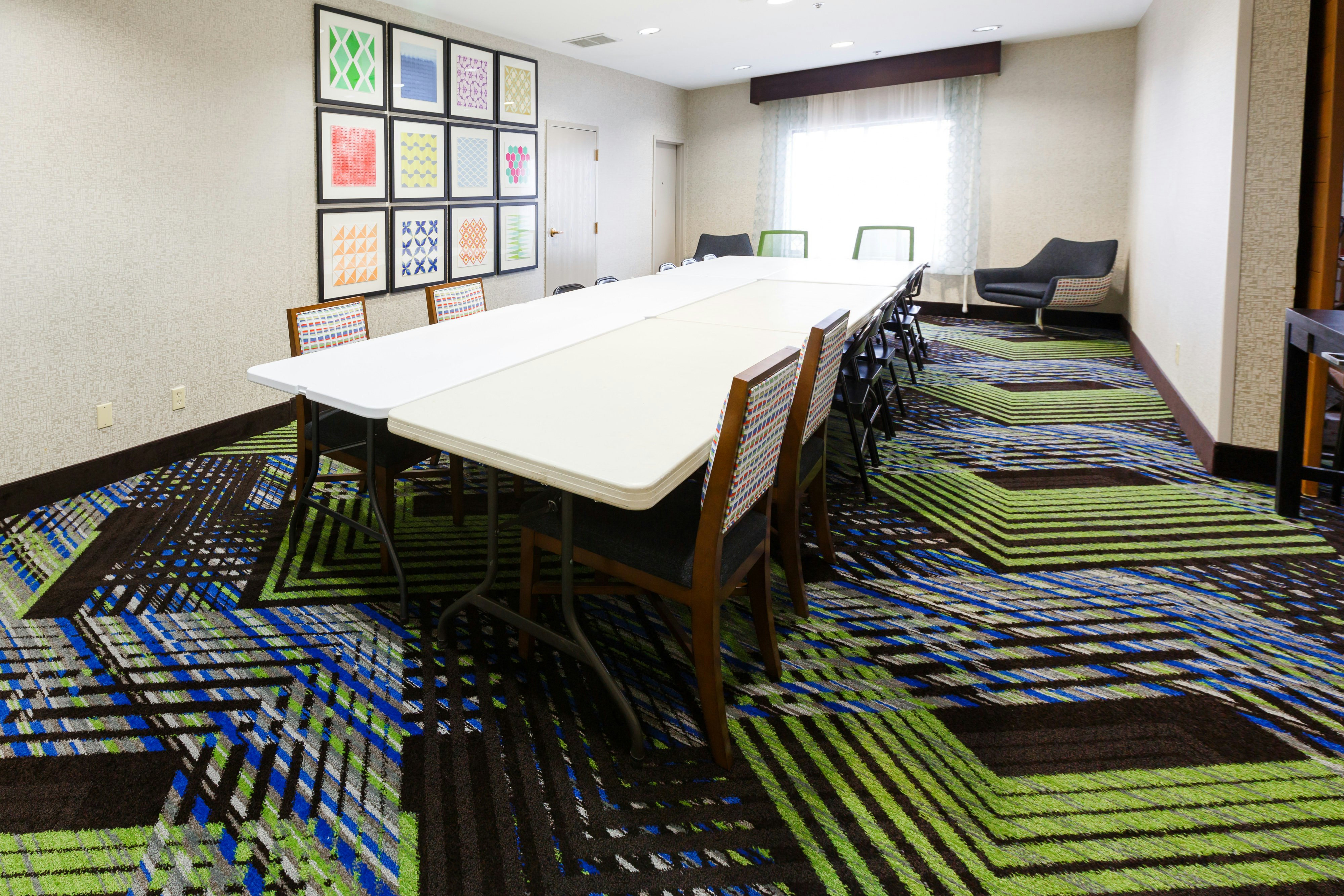 Holiday Inn Express Hotel Suites Shelbyville 22/44