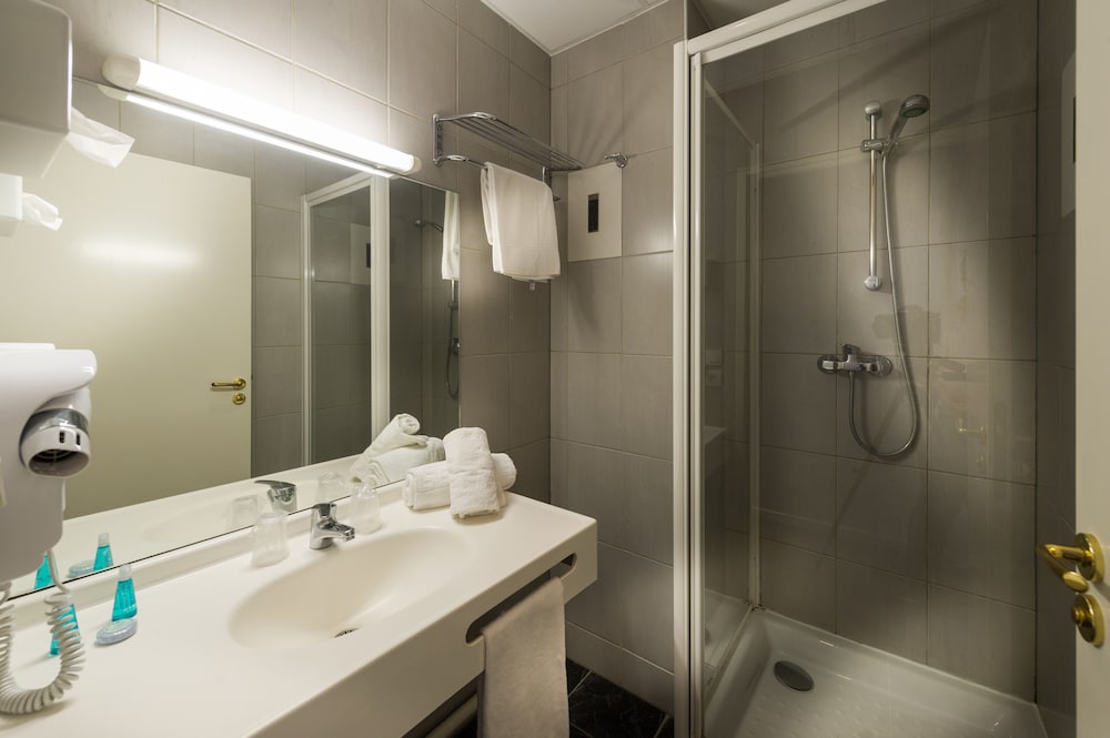 Hotel Marso 48/50