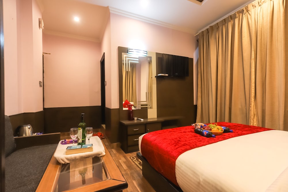 Hotel Holiday Hill 37/57