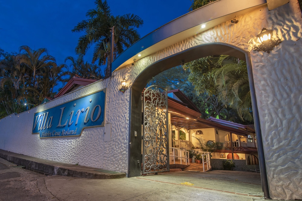 Hotel Villas Lirio in QUEPOS