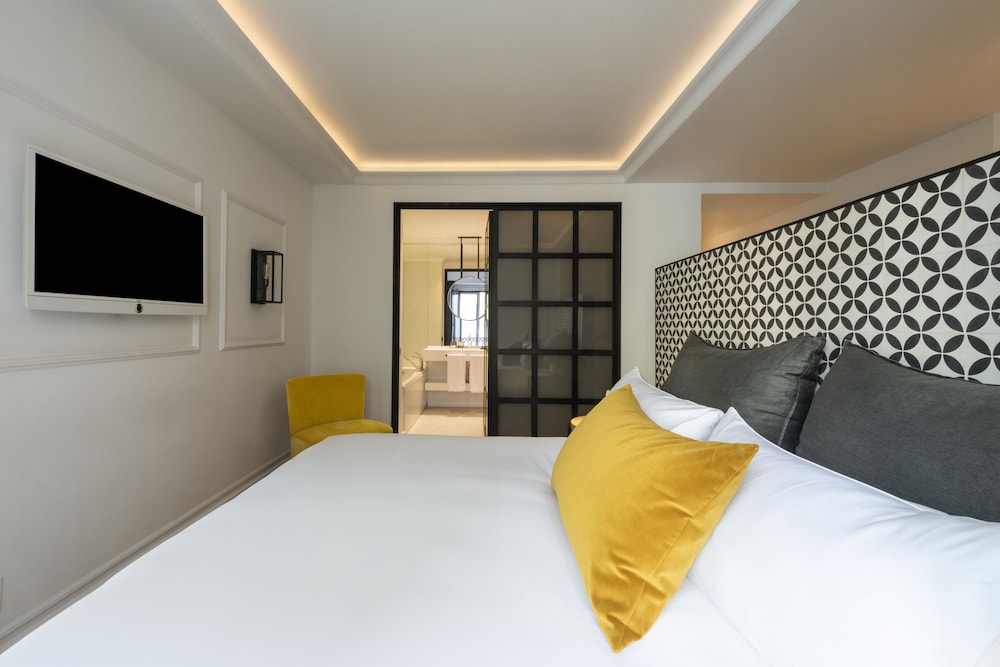 Junior Suite, King Bed, Vineyard View