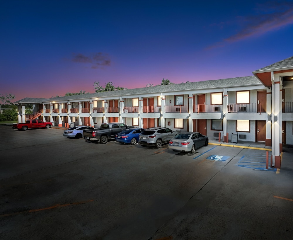 LaPlace Motel 25/30