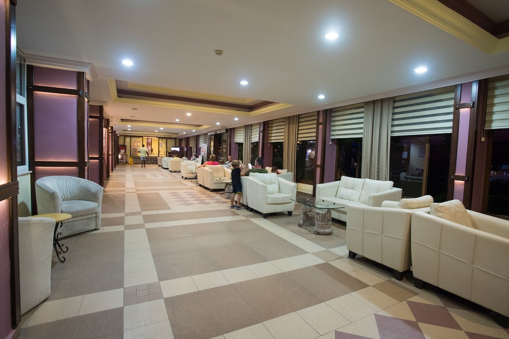 Golmar Beach Hotel 12/73