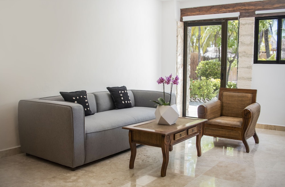HOTEL CASA DEL JAGUAR BEACH 25/50