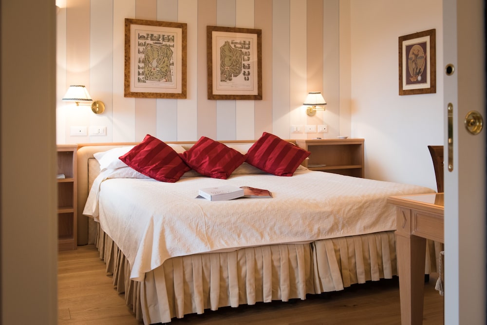 Gallia Palace Hotel 35/66