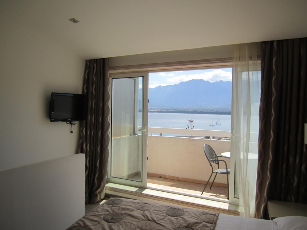 Hotel Le Rocher 43/52