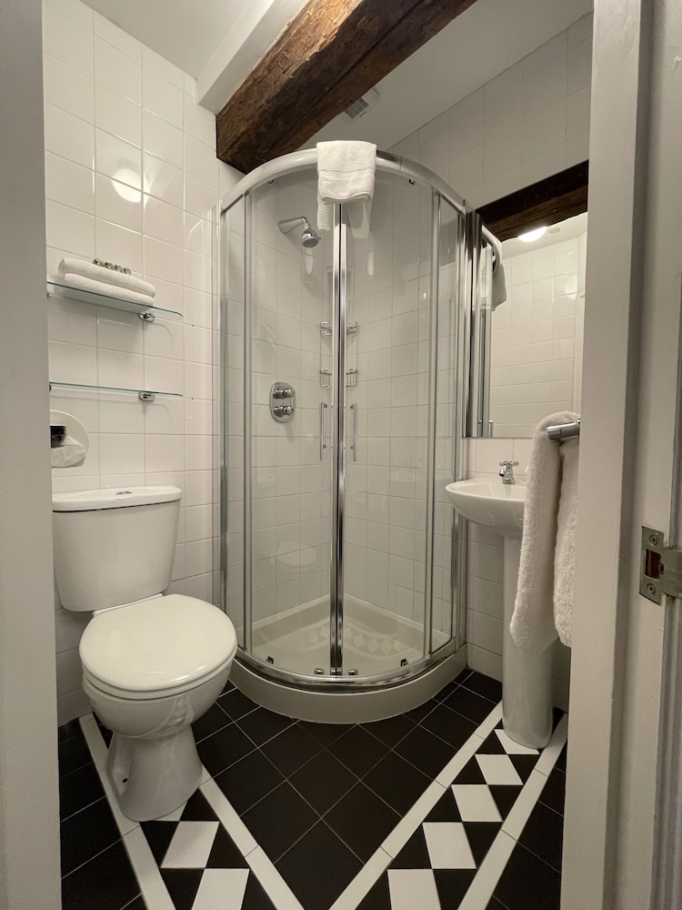 7 Cross Street Boutique Townhouse 30/31