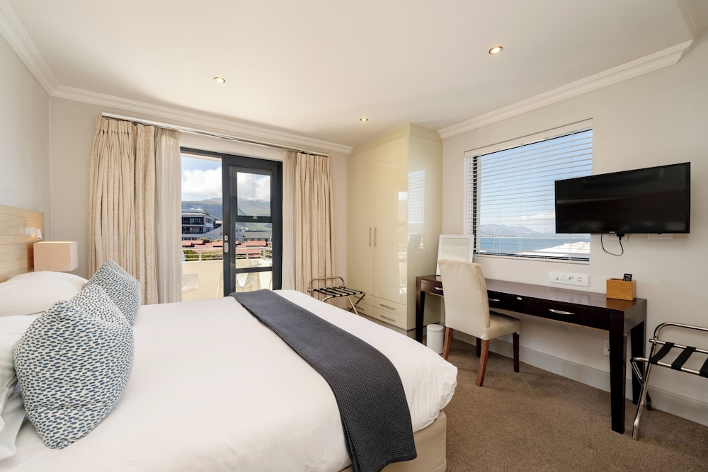 Bay, Residence, King Bed, Harbour Square