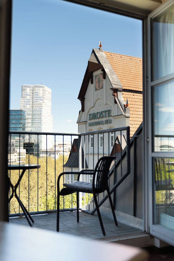 HOTEL AUGUSTA 29/50