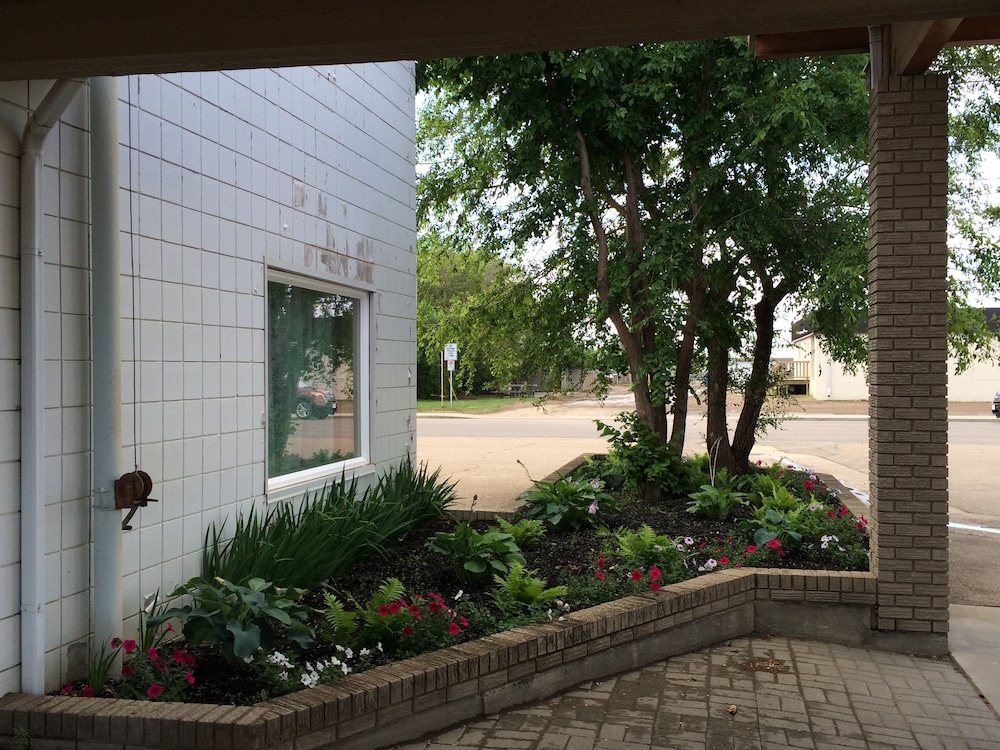 Plains Motel 9/45