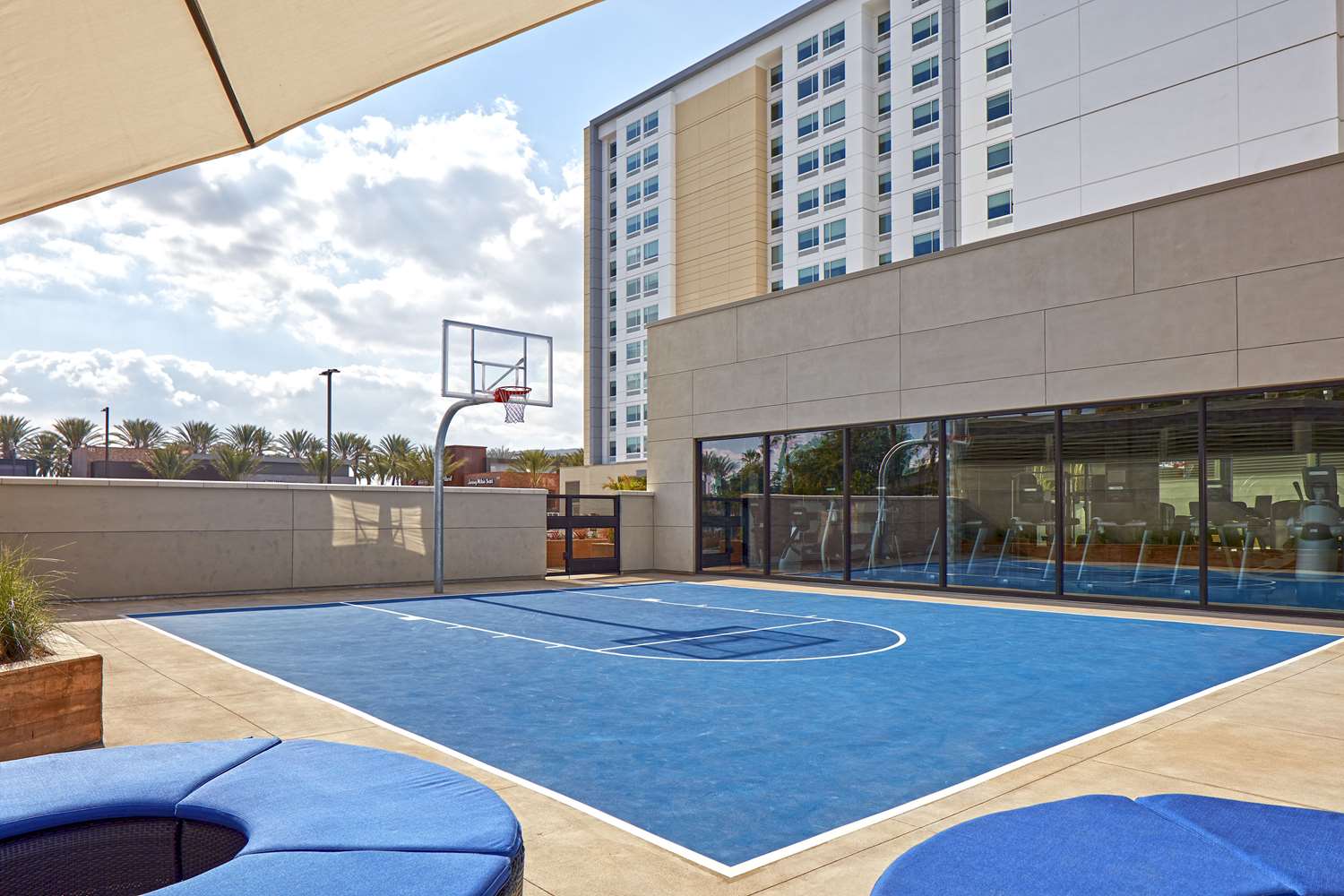 Anaheim Suites Hotel 5/22