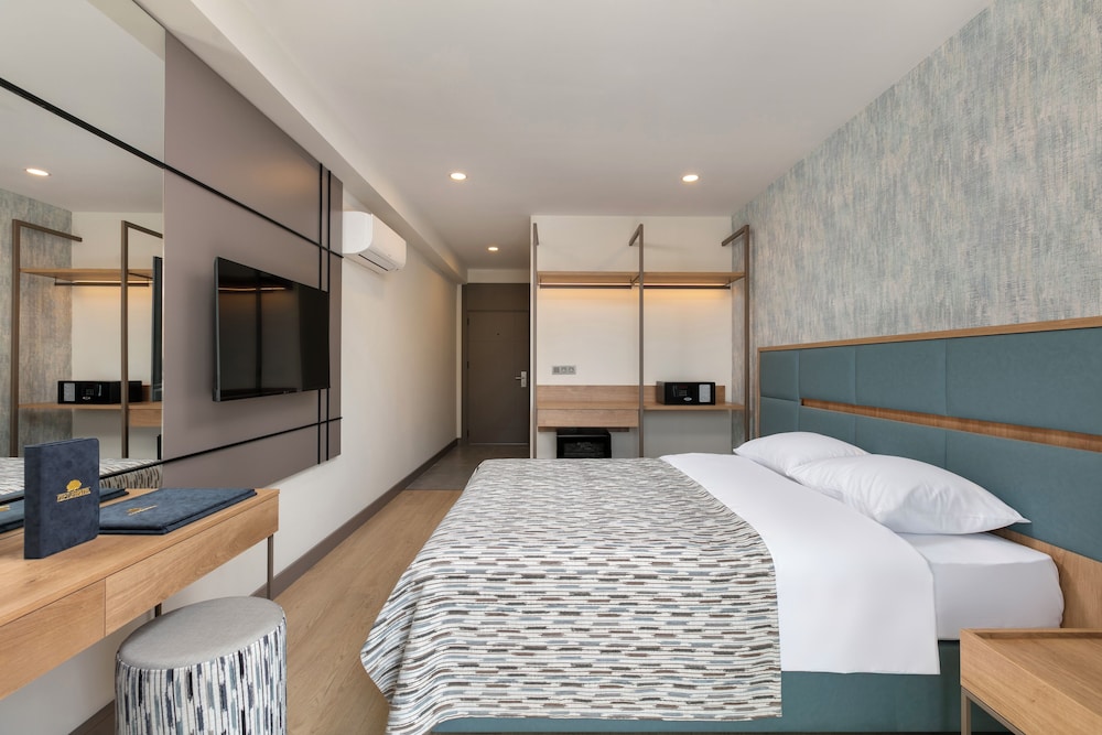 Keptur Hotel 8/22