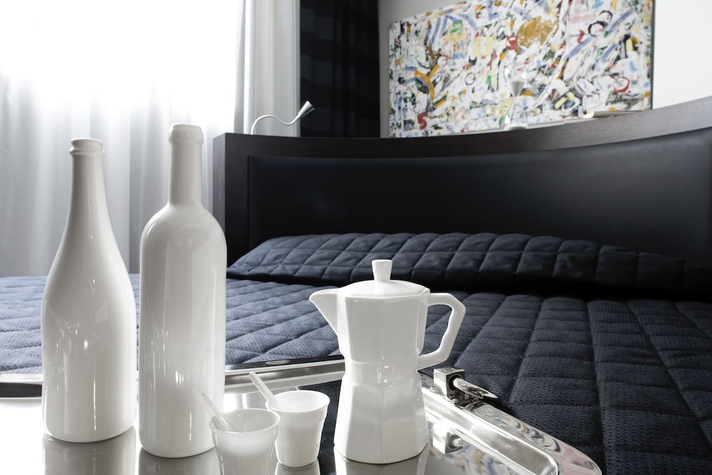 Twentyone Hotel 52/56