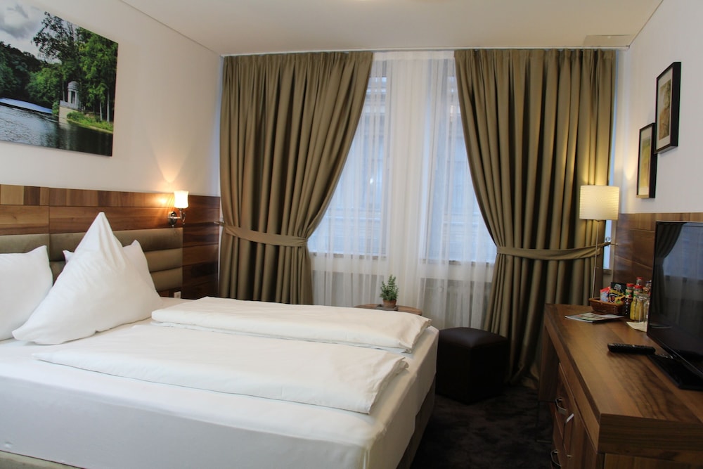 Hotel Bayrischer Hof 4/50