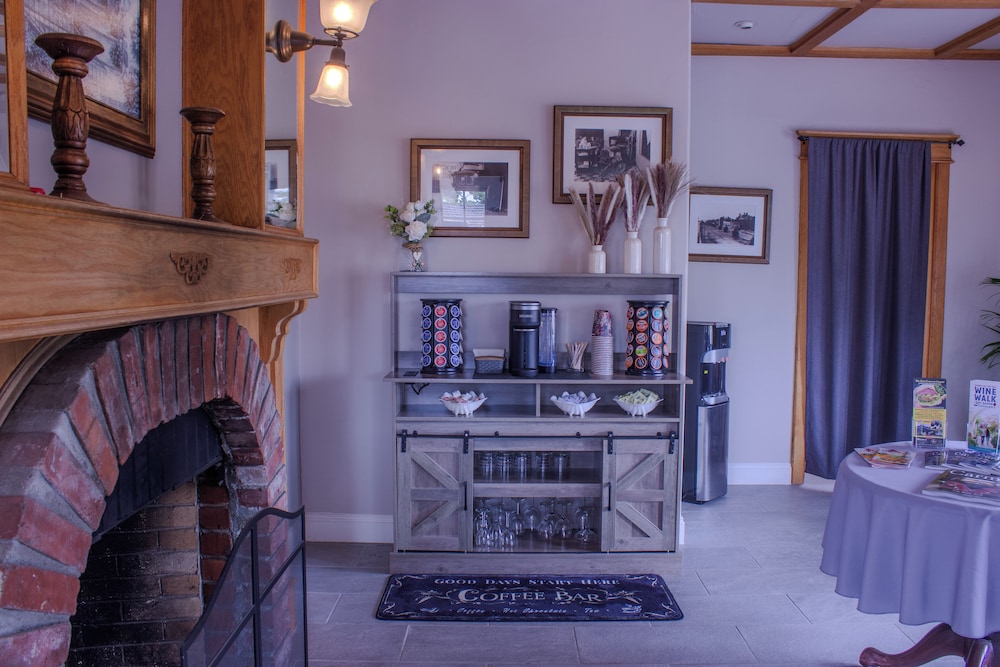 Carmel Wayfarer Inn 28/50