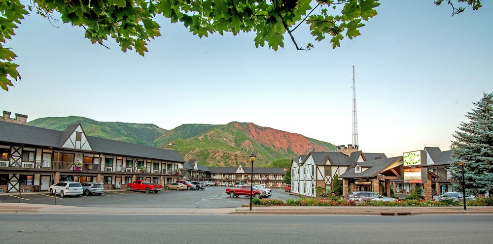 Silver Spruce Inn 38/50