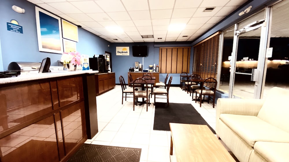 Days Inn by Wyndham Salina South 51/60