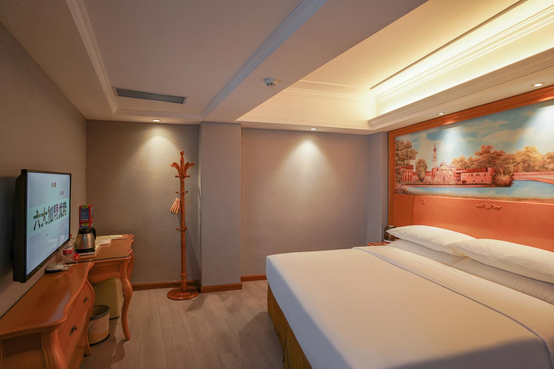 Deluxe, Double Bed