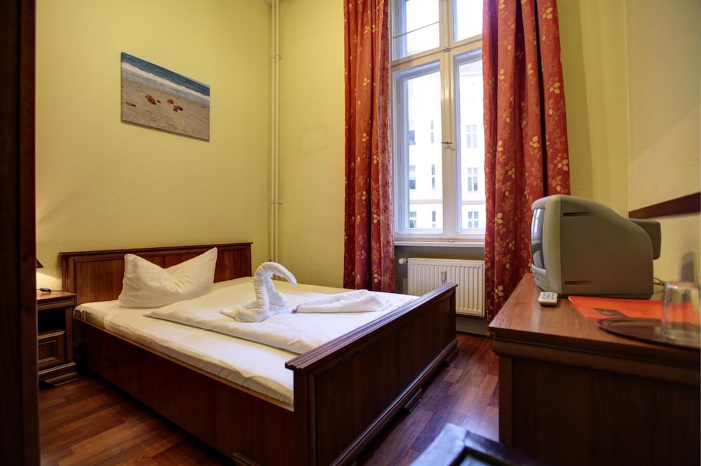 Hotel-Pension Bernstein 4/25