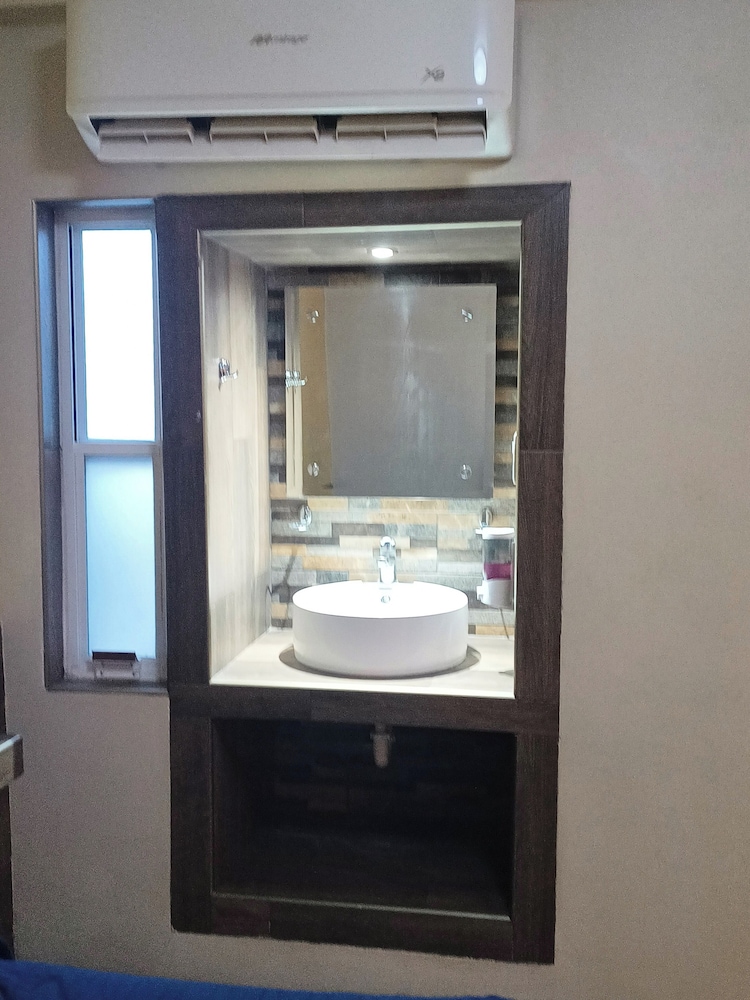 Hotel Baeza 46/50