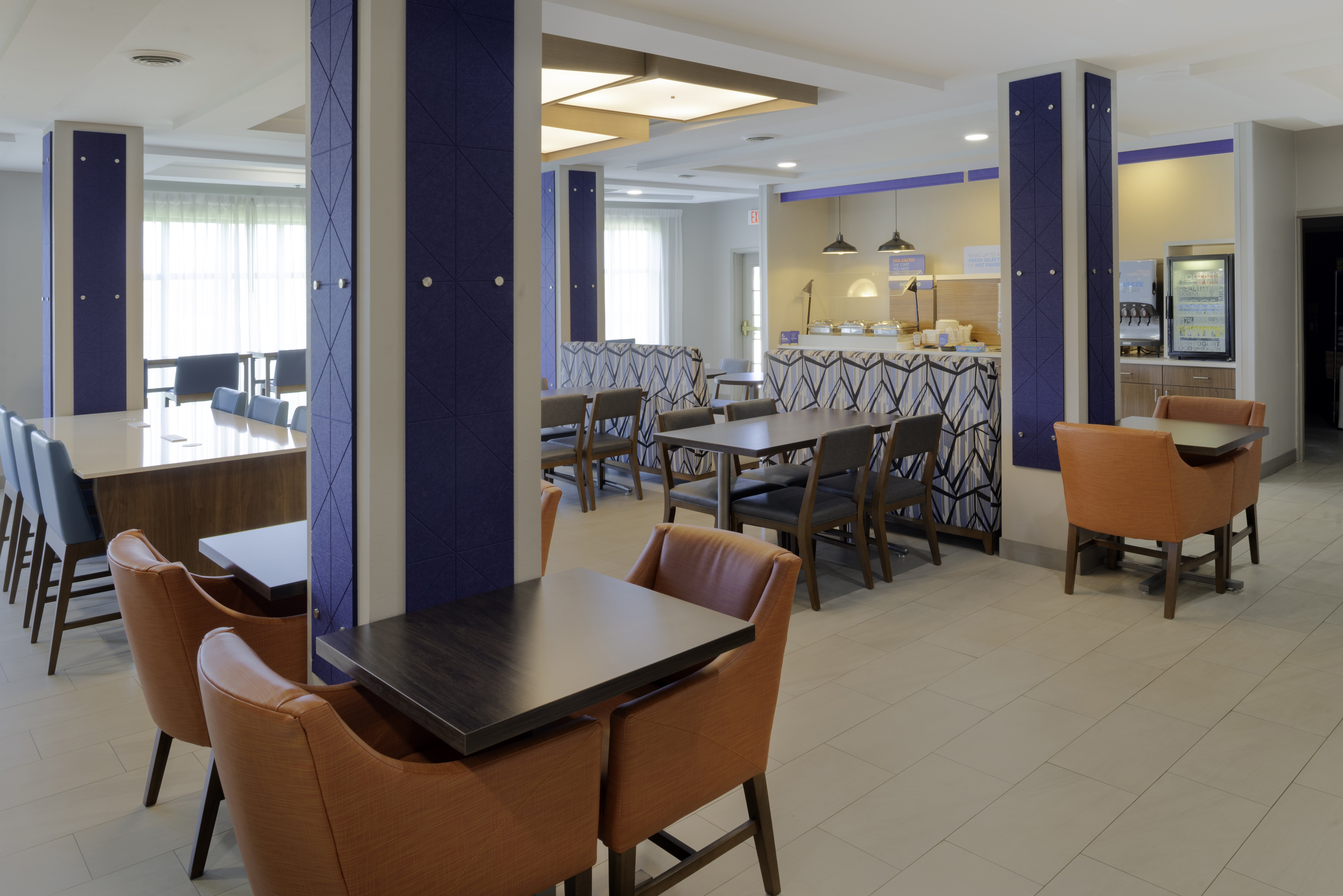 Holiday Inn Express Hotel Suites Fort Atkinson 56/74