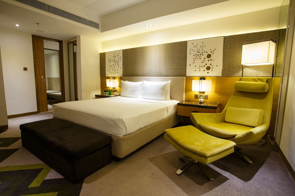 Courtyard By Marriott Agra 17/72