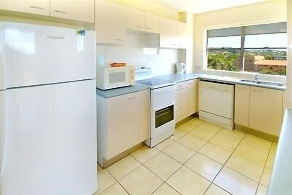 Tradewinds Apartments 11/50