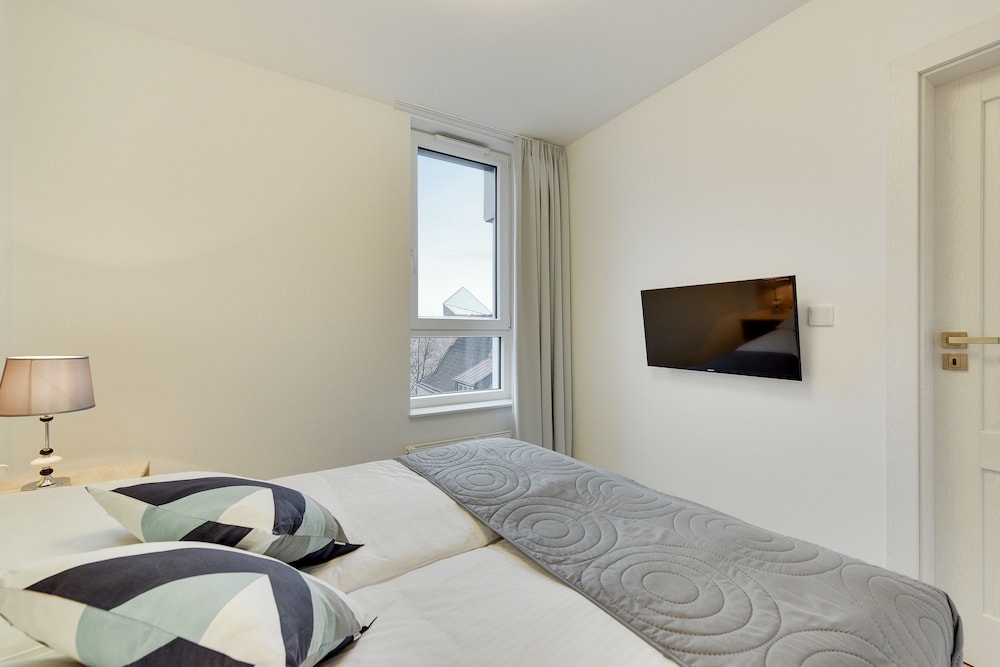 2 BEDROOMS, DELUXE, APARTMENT, RIVER VIEW, KITCHENETTE