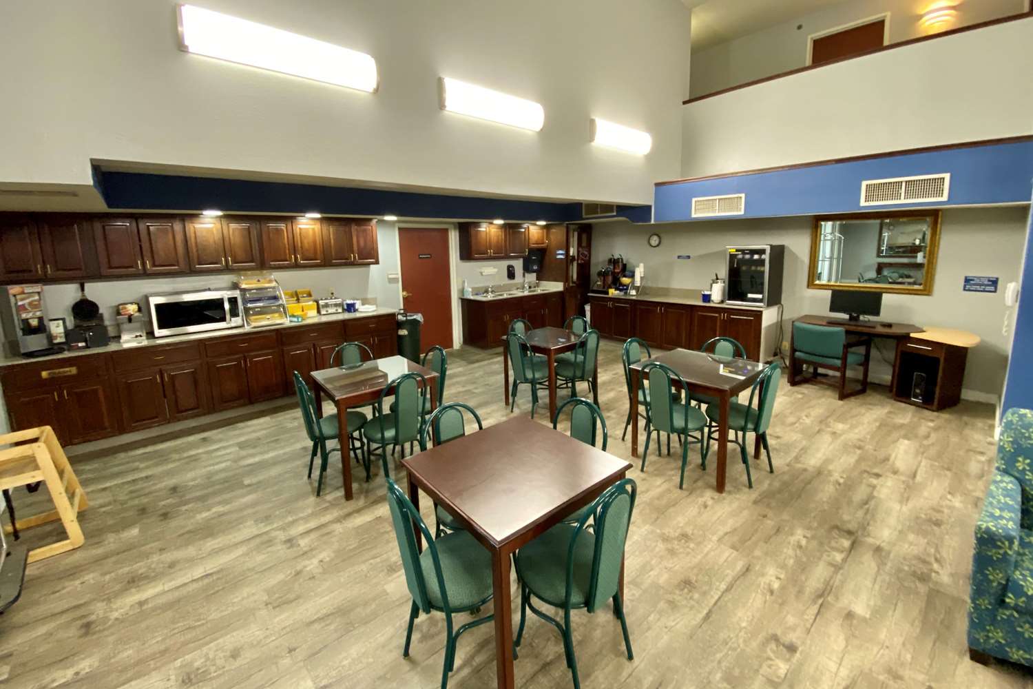 restaurant cafeteria