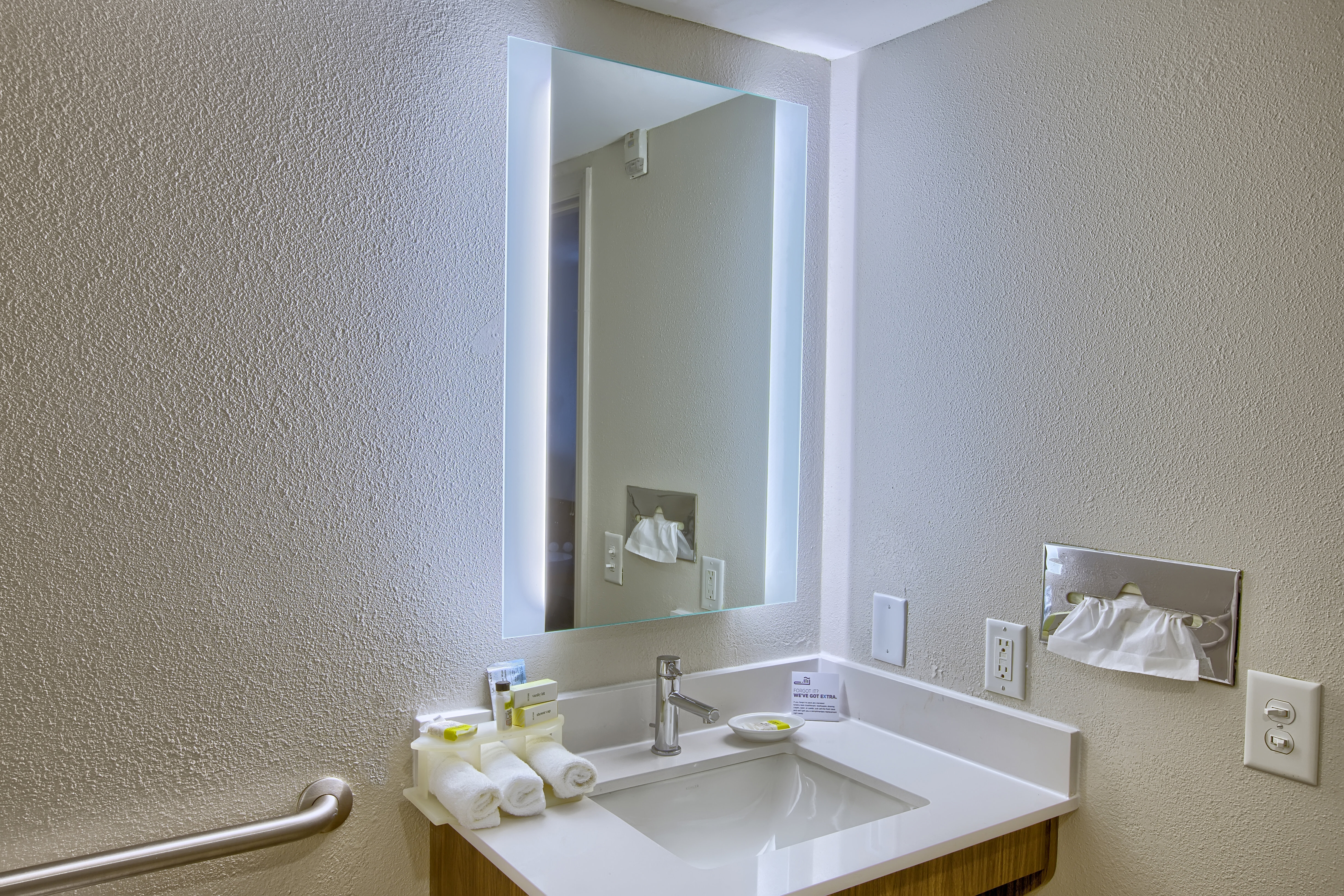 Holiday Inn Express Hotel Suites Raleigh North Wake Forest 72/76
