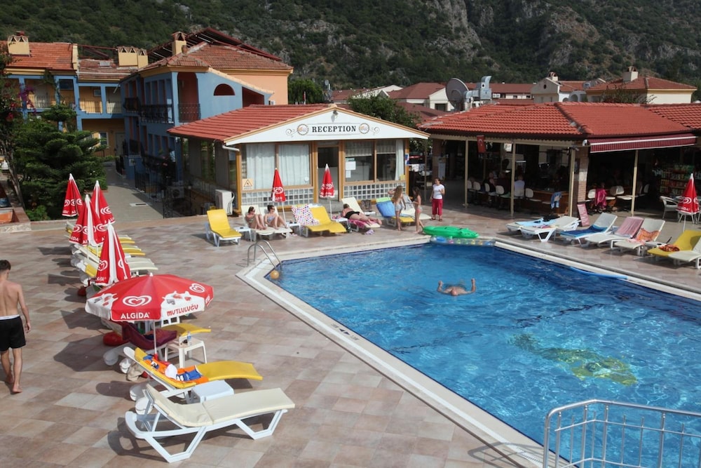 Turk Hotel 34/46