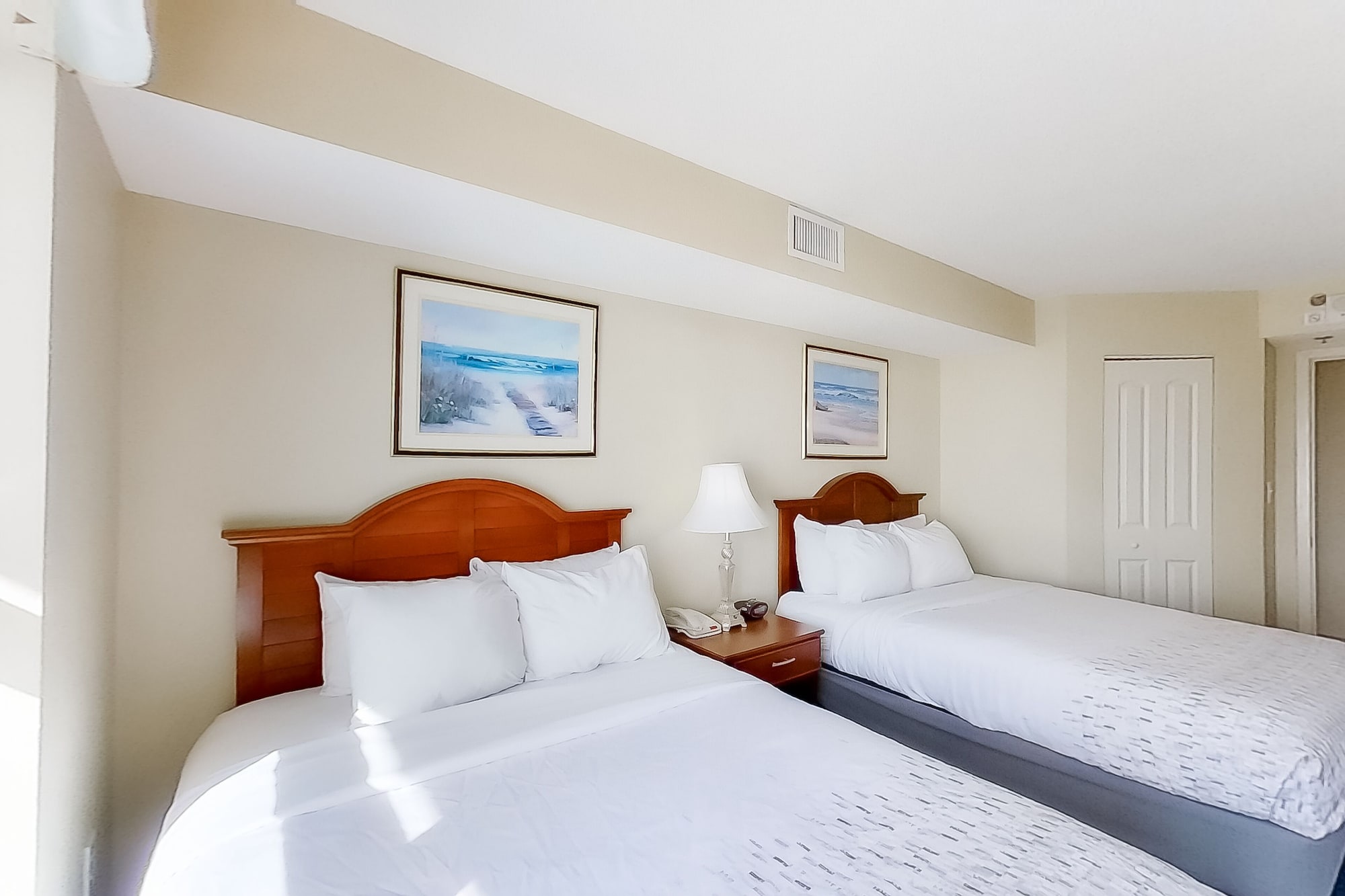 3 BEDROOMS, CONDO, OCEAN FRONT