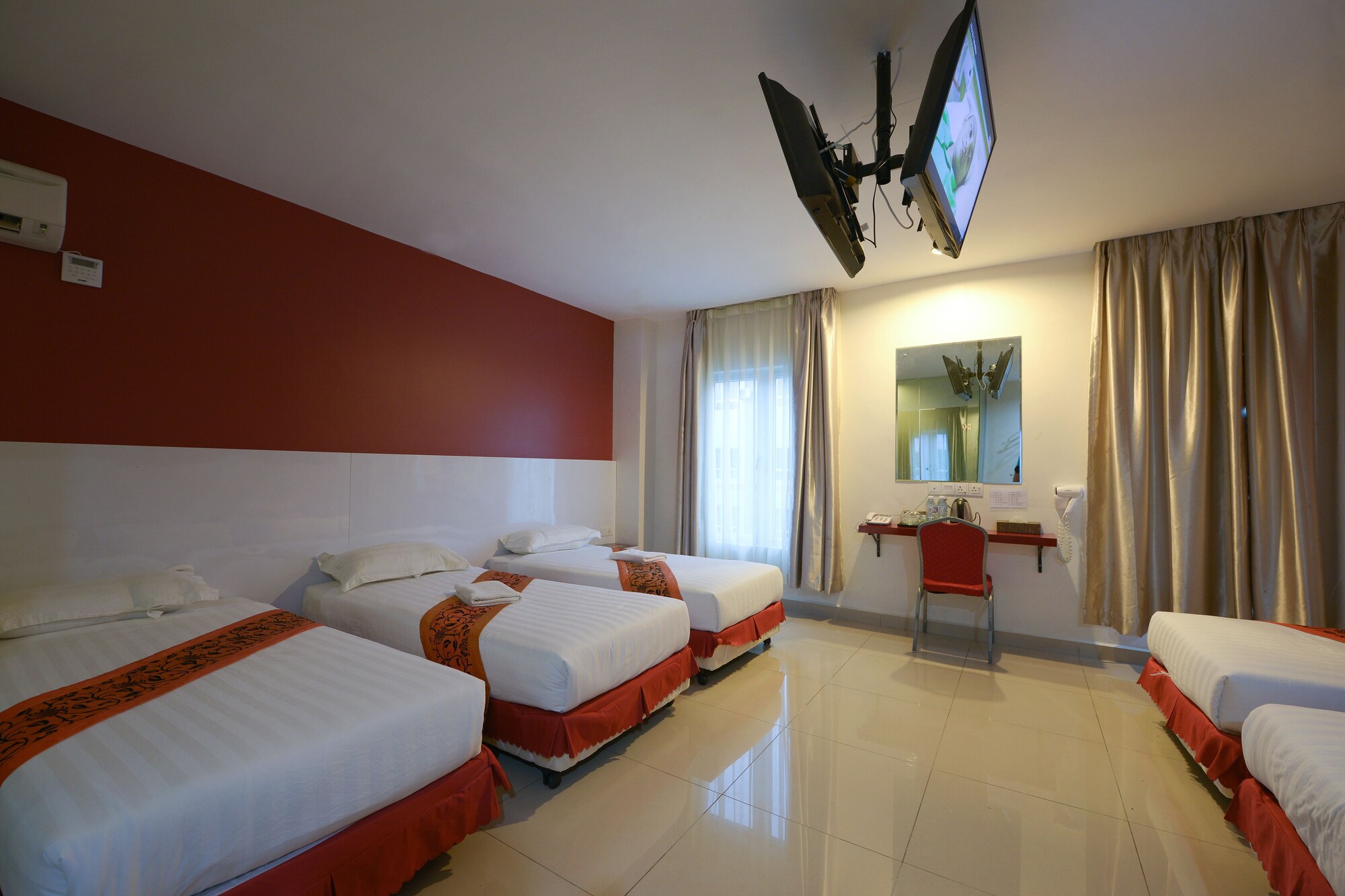 STUDIO ROOM