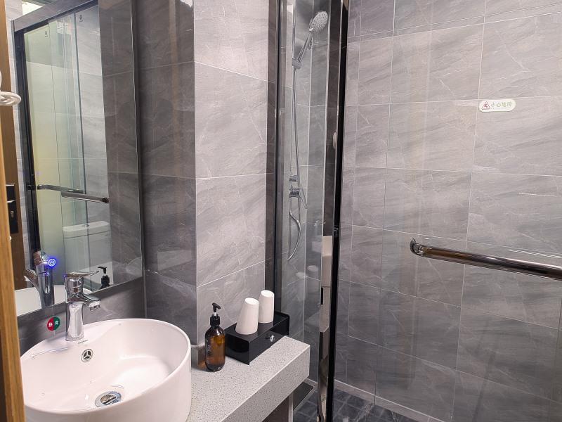 GreenTree Inn Puyang Ruifengyuan Business Hotel 24/25